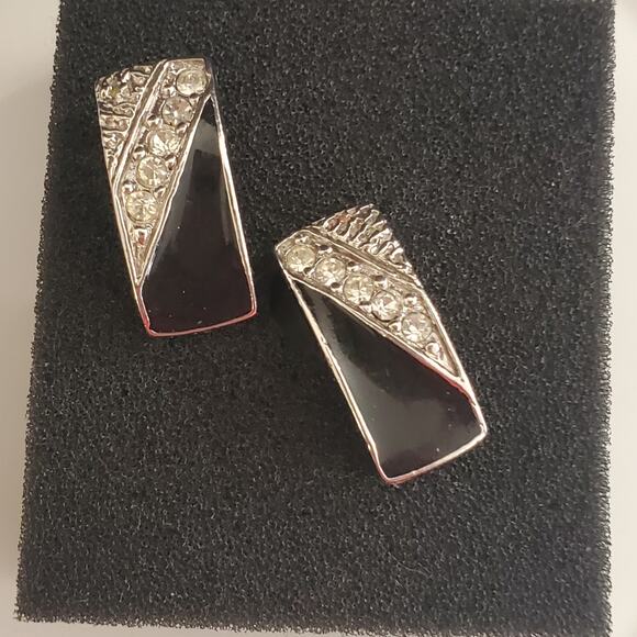 Vintage Crown Trifari Rhinestones Black Enamel‎ Stud Earrings Silver Tone - Picture 6 of 6